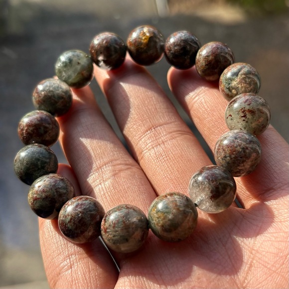Garden Quartz Lodolite Crystal Bracelet 13mm - Picture 10 of 10